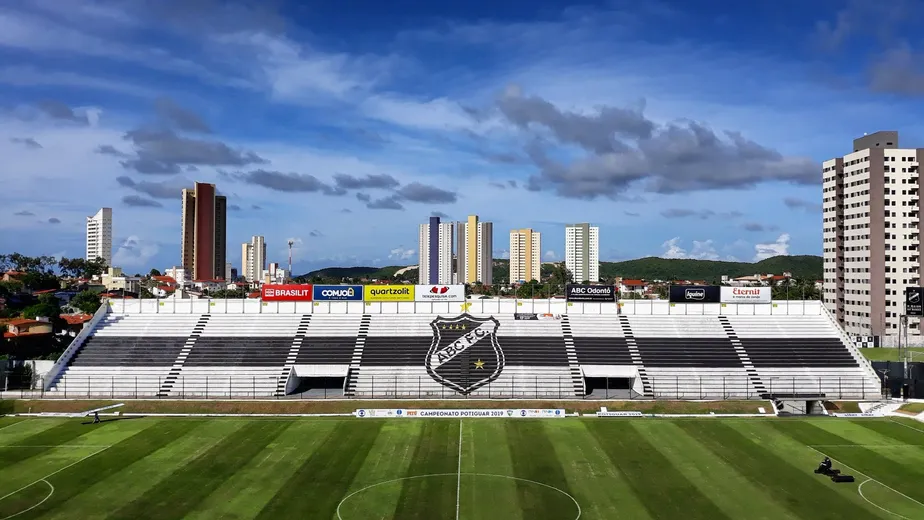 Terreno da Rota do Sol deve ser transformado em um complexo para exploração comercial - Foto: Andrei Torres/ABC